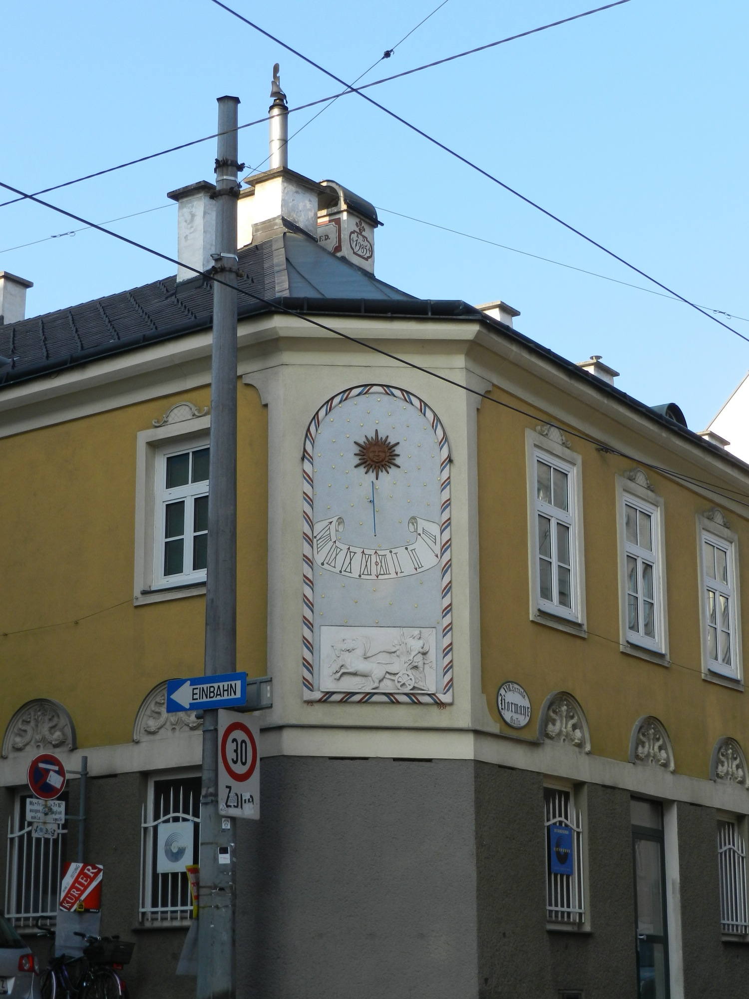 Sonnenuhr am Hernalser Preßhaus