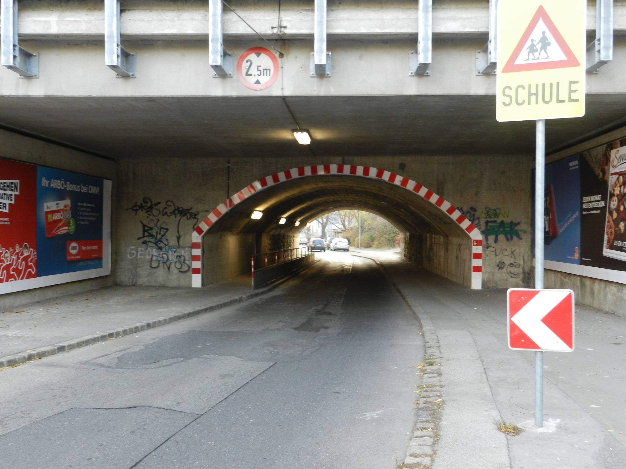 Blick durch den Tunnel Hellmesbergergasse