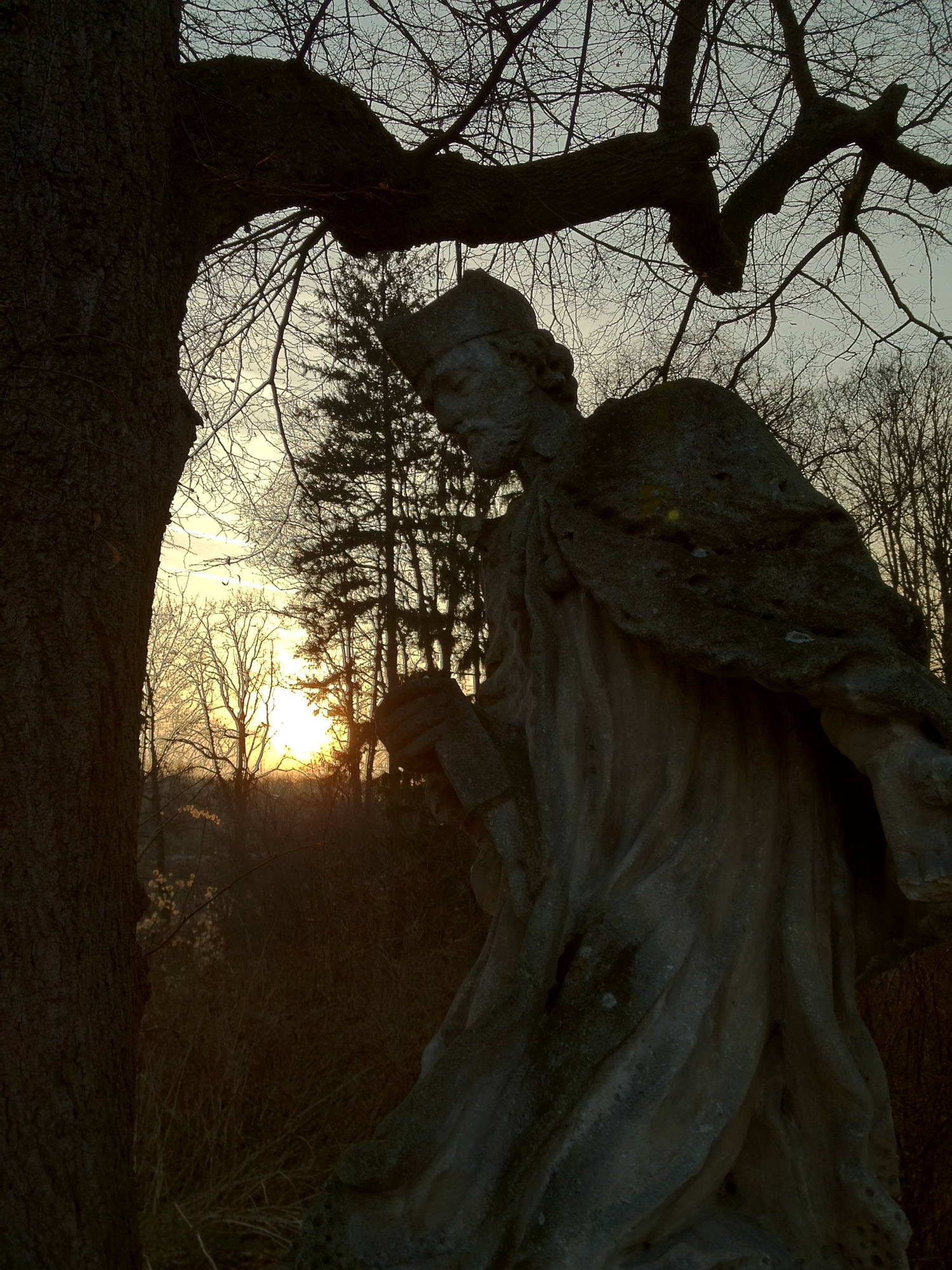 Johannes-Statue nahe der Aubrücke