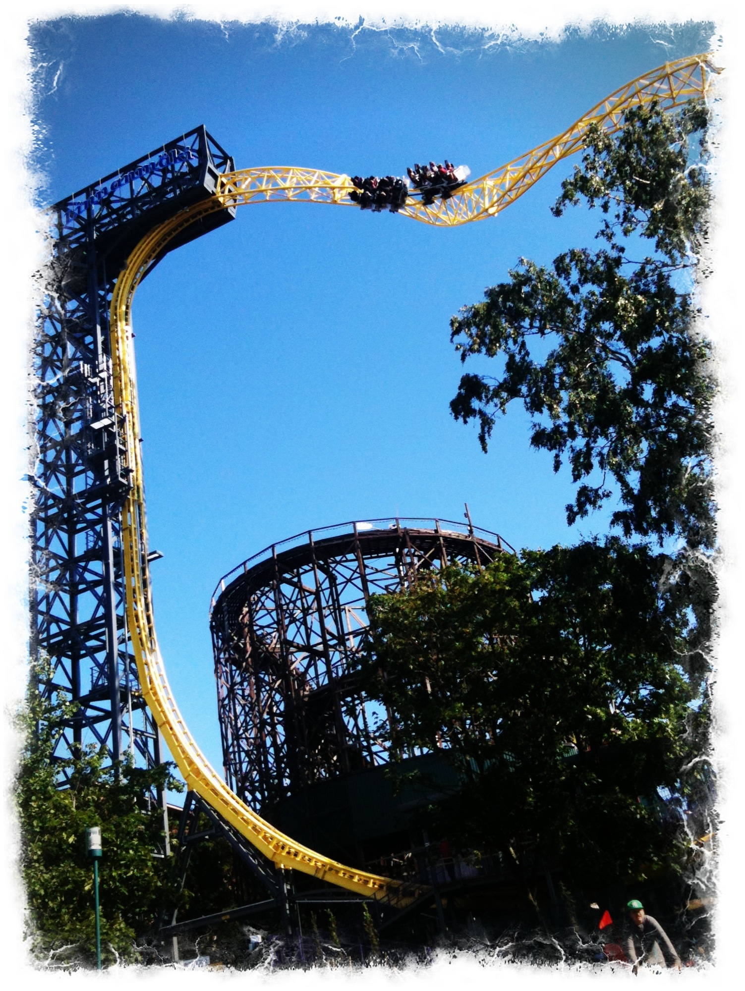 Hochschaubahn „Ukku” im Freizeitpark Linnanmäki