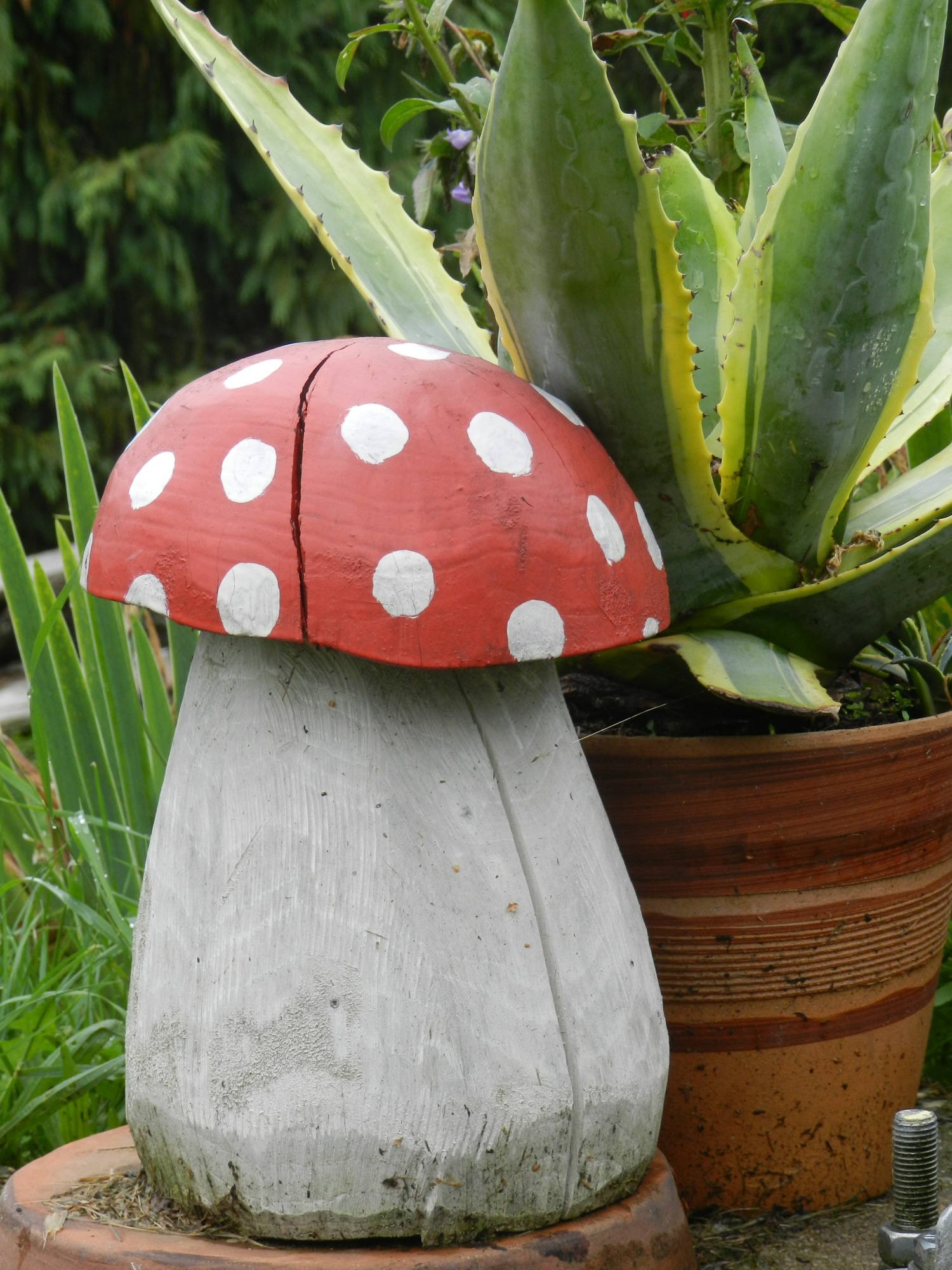 Dekorativer Holz-Fliegenpilz