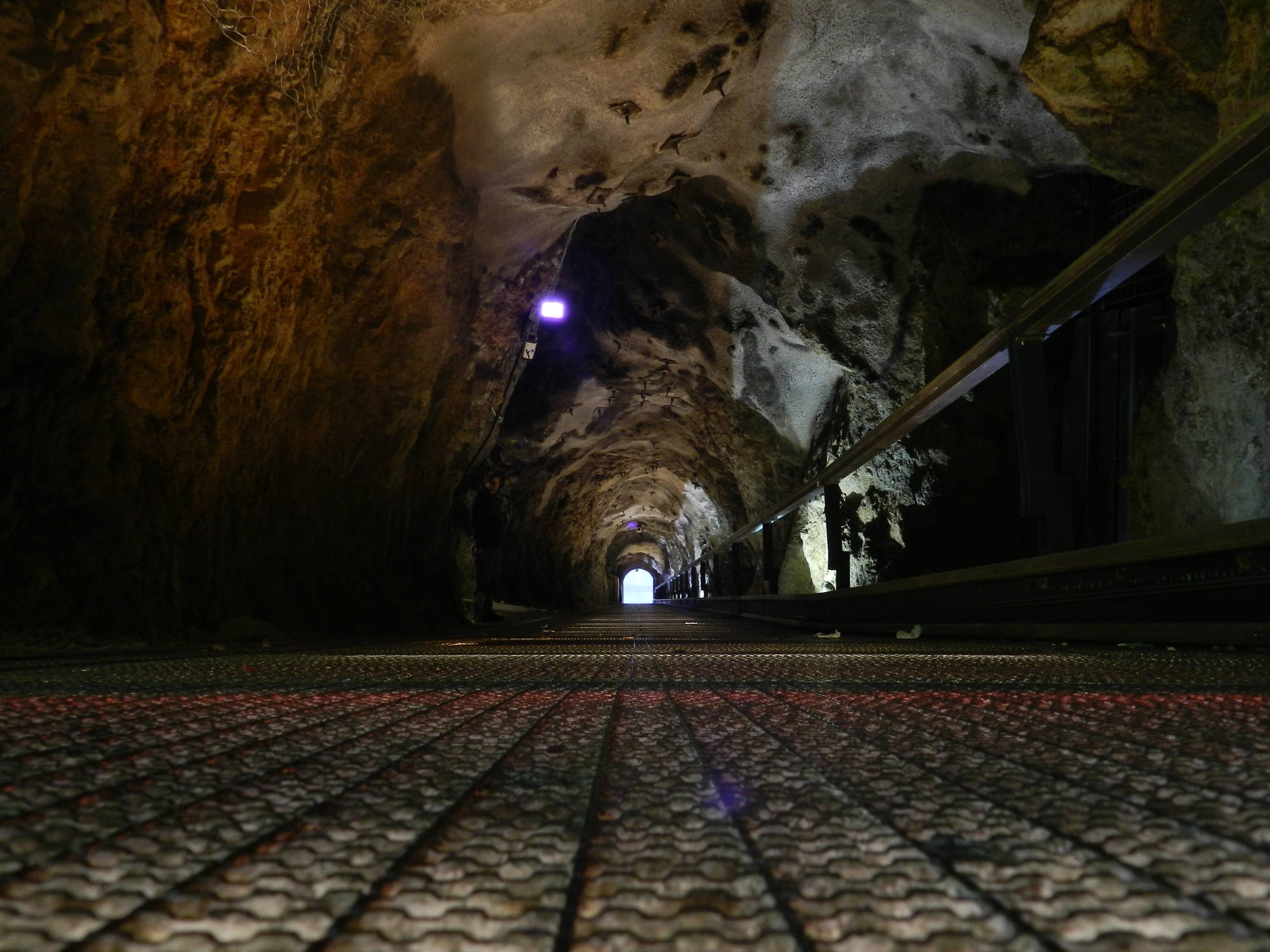 im Schlossbergstollen - dünkler