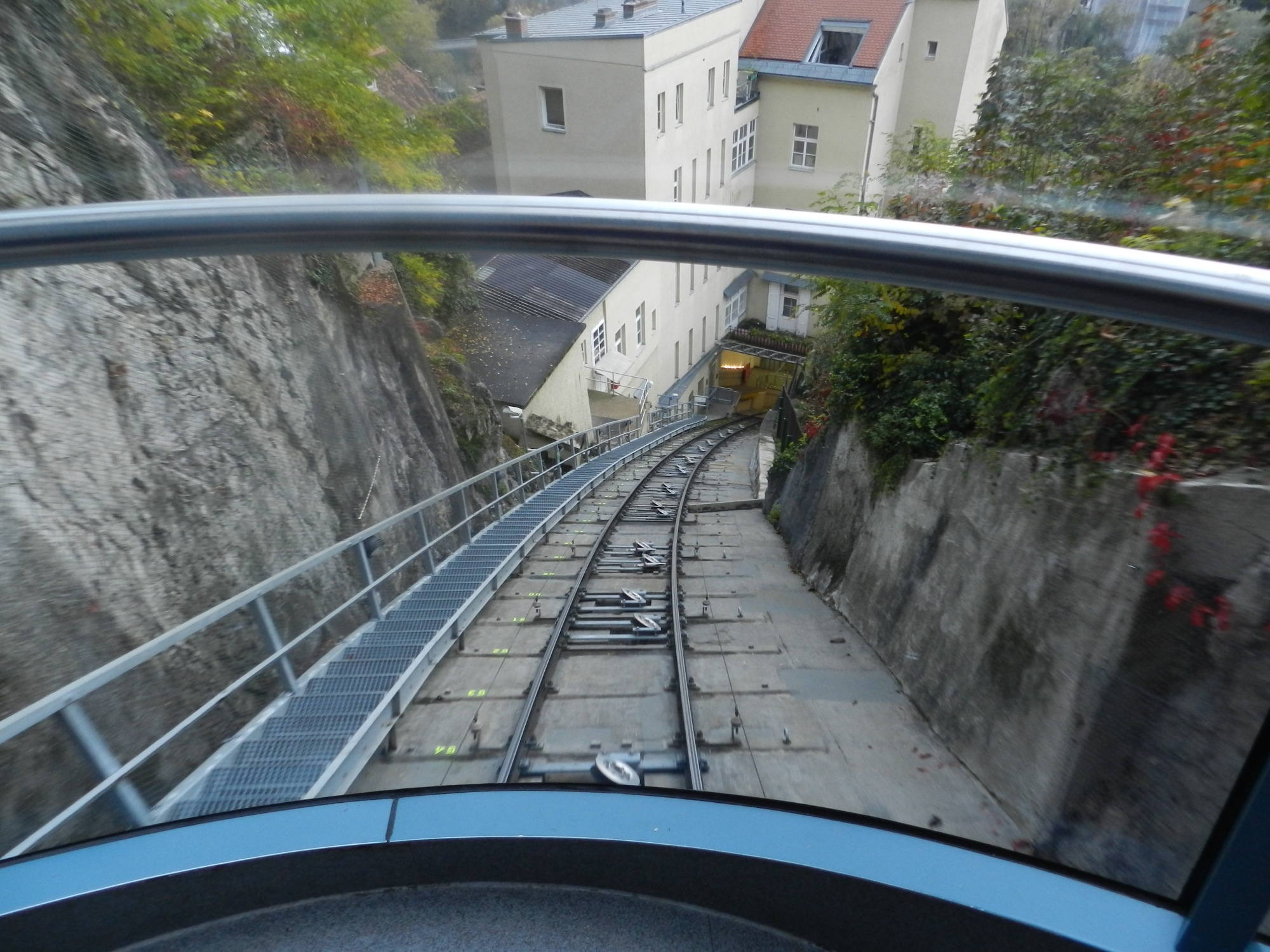 Blick aus der Schlossbergbahn auf die Talstation
