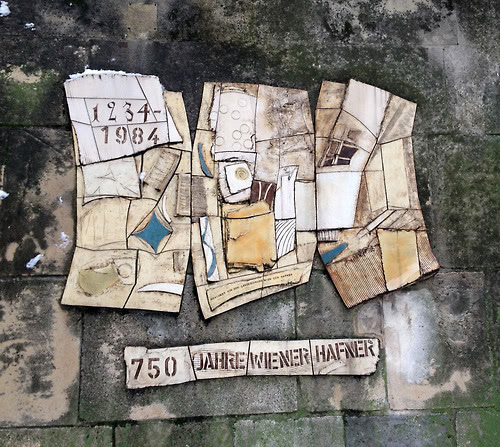 Mosaik in der Nähe des Schwedenplatzes: 750 Jahre Wiener Hafner