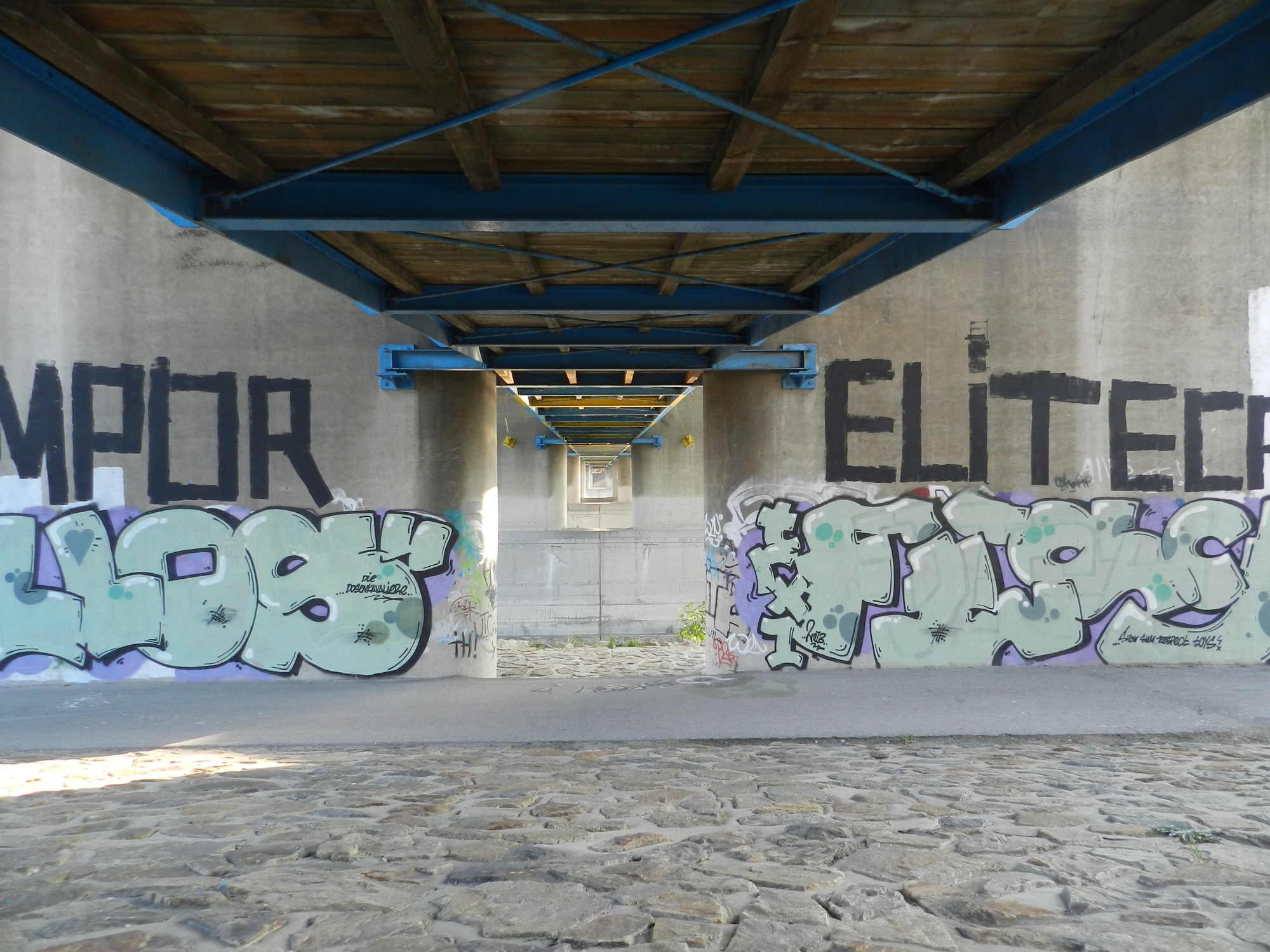 unter der Fahrradbrücke unter der Fahrradbrücke
