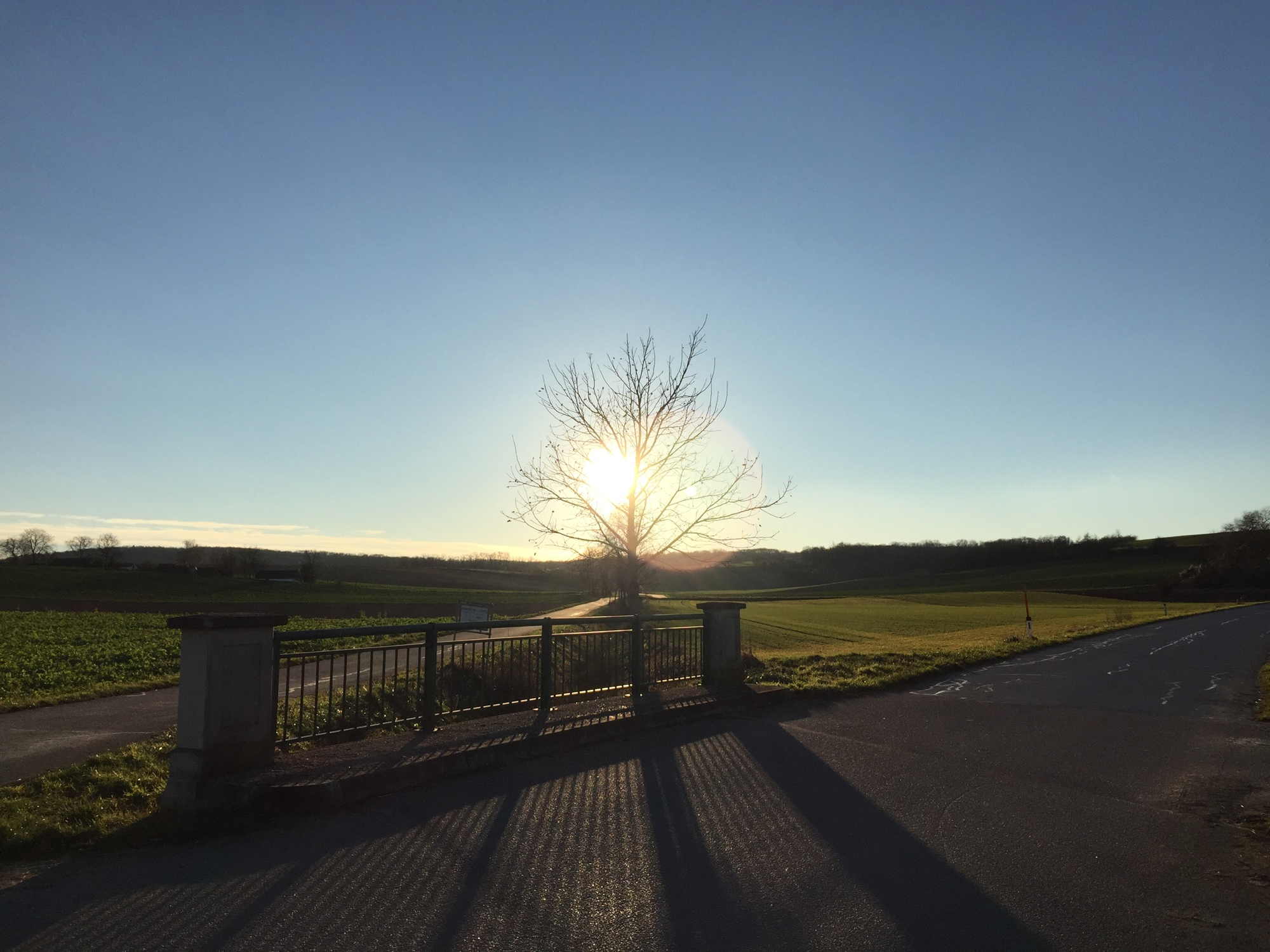 Schattenspiel in der Wintersonne in Sonnberg