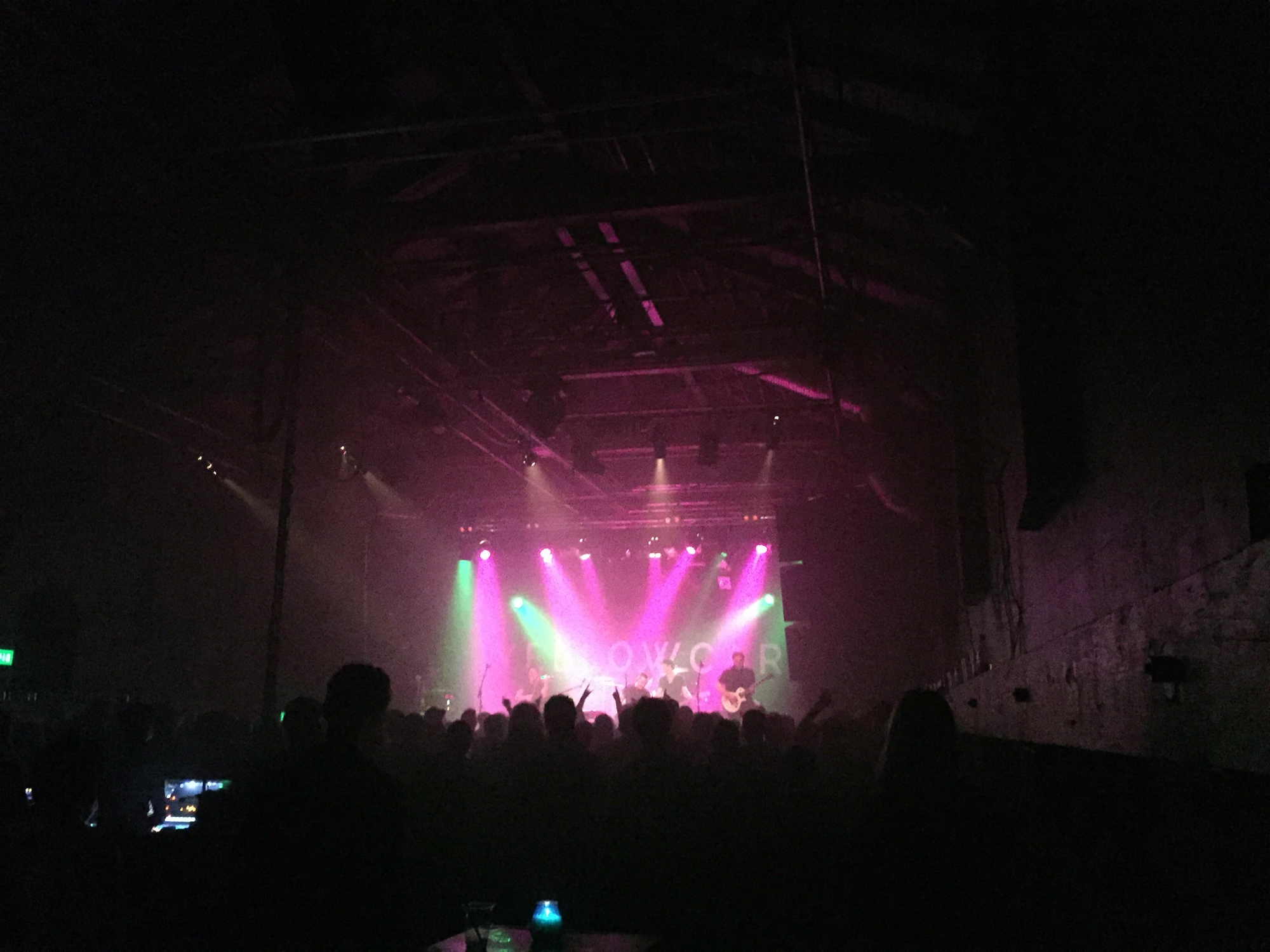 Konzertlocation Pumpehuset von innen, Yellowcard auf der Bühne