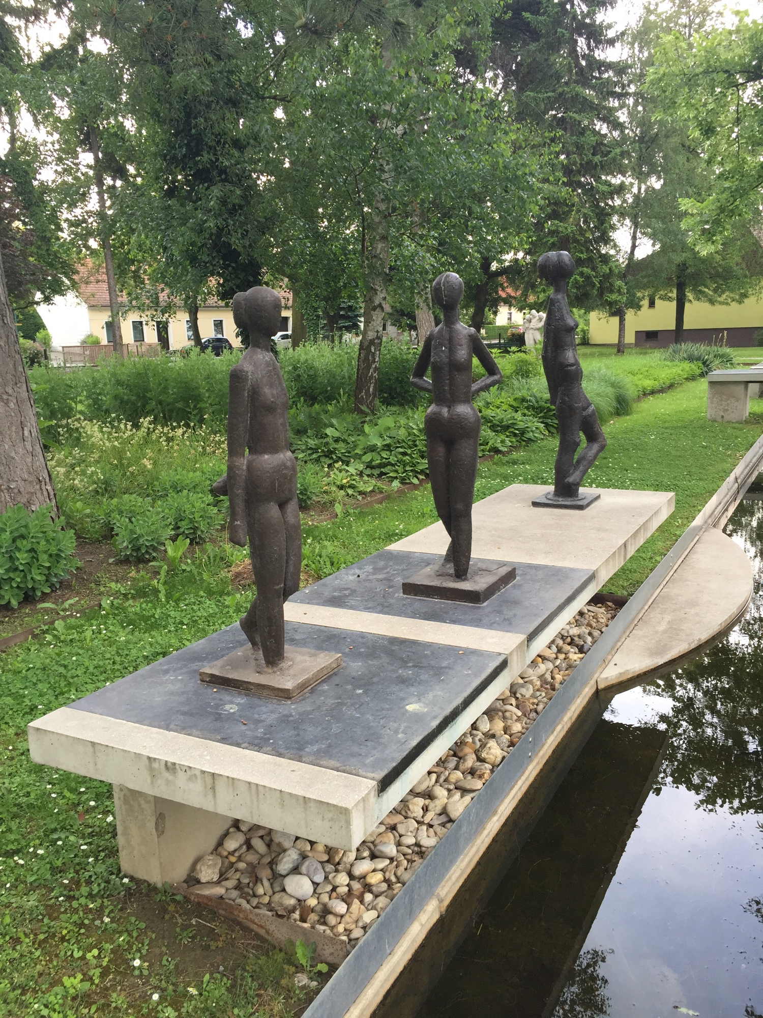 Skulpturen im Prof. Knesl Freilichtmuseum in Bad Pirawarth
