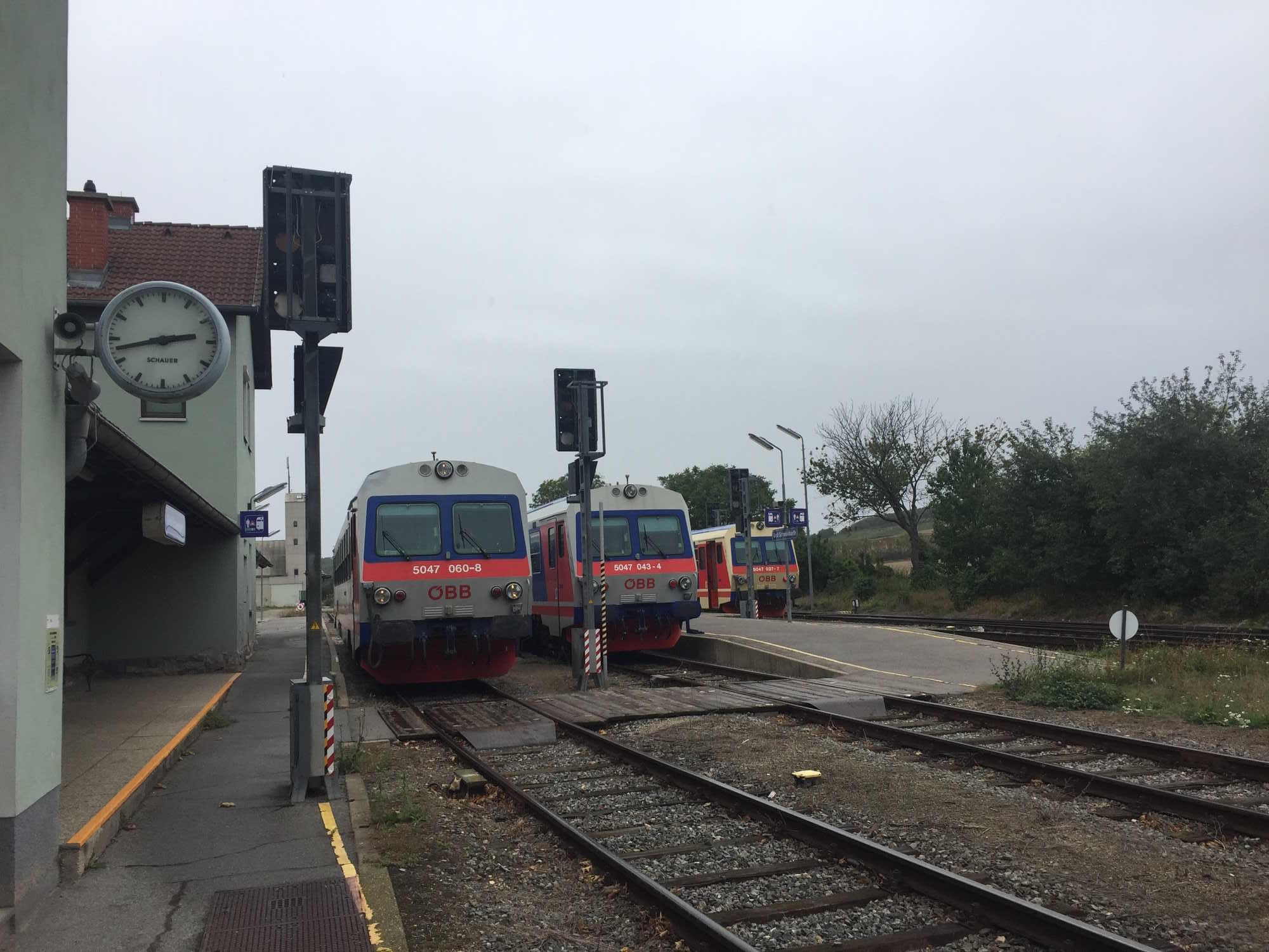 Bahnhof Groß-Schweinbarth, Metropole und Linienkreuzungspunkt