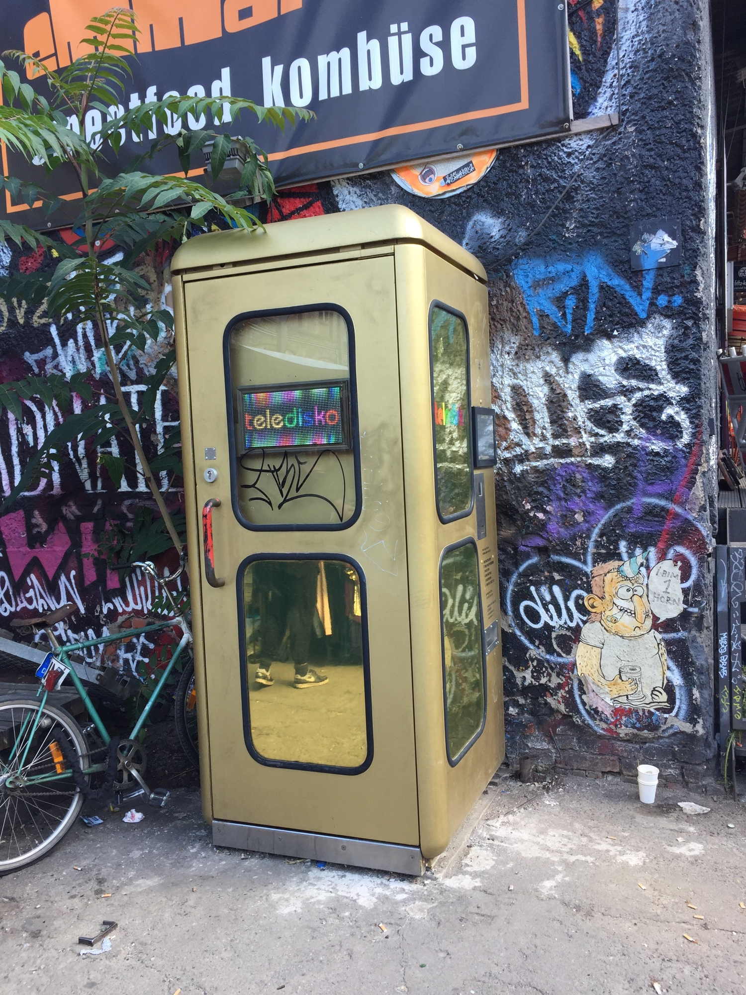 Disko Telefonzelle auf dem RAW-Gelände