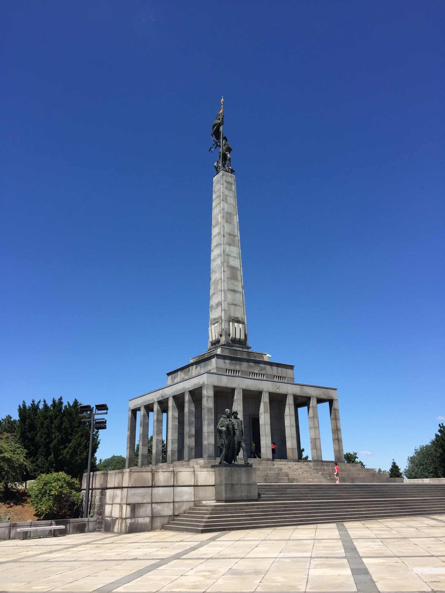 Blick auf das Slavin Monument in Bratislava